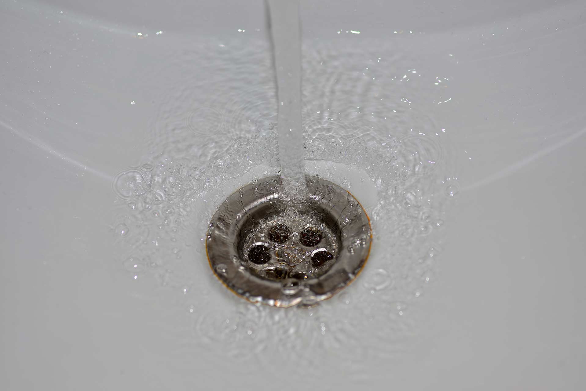 A2B Drains provides services to unblock blocked sinks and drains for properties in Stony Stratford.